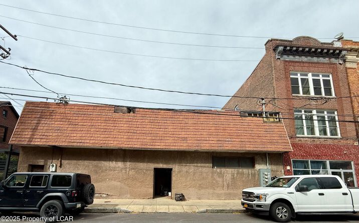 Pictures of Office, Retail property located at 221 S Washington St, Wilkes-Barre, PA 18701 for sales - image #1