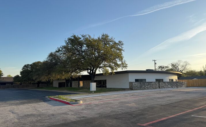 Pictures of Office, Retail property located at 2012 N MacArthur Blvd, Irving, TX 75061 for sales - image #1