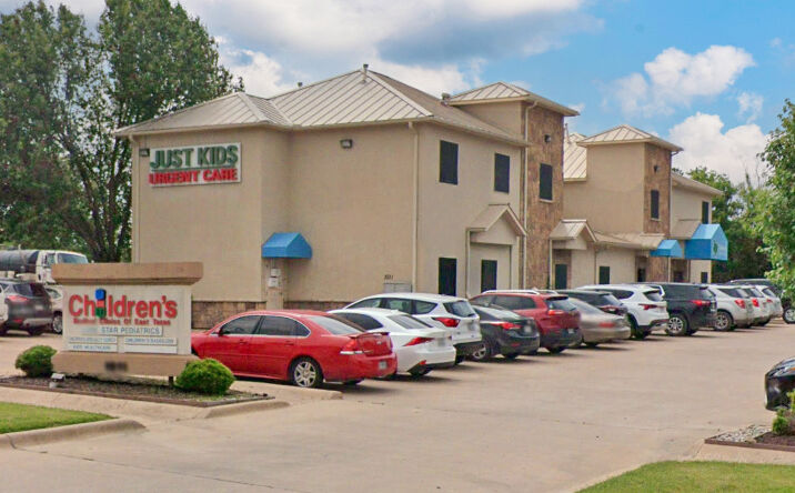Pictures of Retail property located at 1011 W Grove St, Kaufman, TX 75142 for sales - image #1