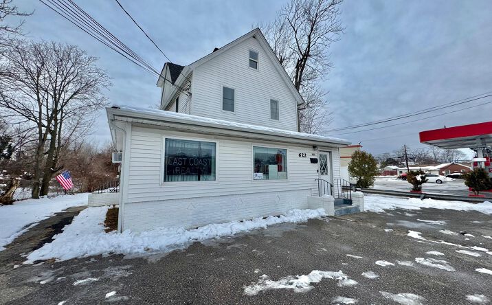 Pictures of Mixed Use, Industrial property located at 622 Broadway, Babylon, NY 11701 for sales - image #1