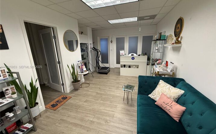 Pictures of Office property located at 717 Ponce De Leon Blvd # 206, Coral Gables, FL 33134 for sales - image #1