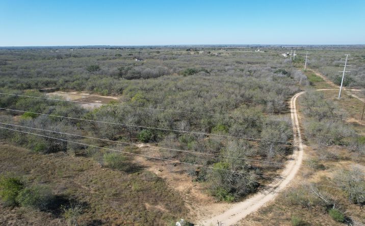 Pictures of Industrial, Mixed Use, Land property located at 4816 Gander Slough Rd, Kingsbury, TX 78638 for sales - image #1