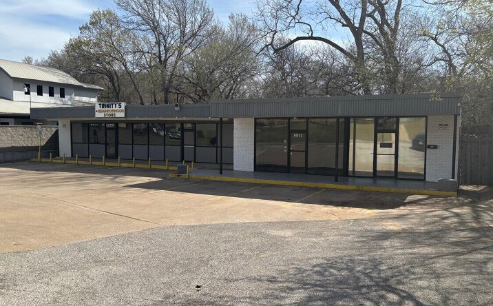 Pictures of Mixed Use, Retail property located at 1009 N Bowen Rd, Arlington, TX 76012 for sales - image #1