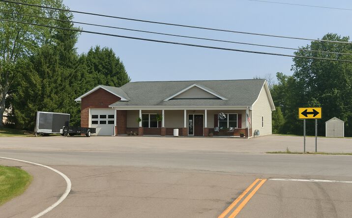 Pictures of Retail property located at 1342 Quaker Rd, East Aurora, NY 14052 for sales - image #1