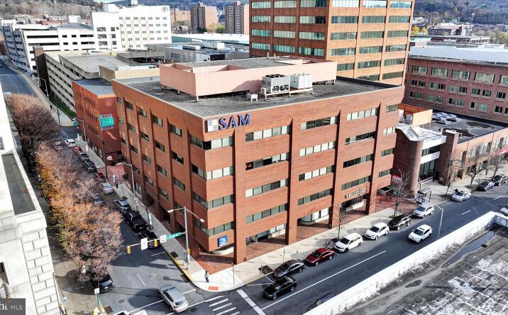 Pictures of Office property located at 19 N 6th St, Reading, PA 19601 for sales - image #1
