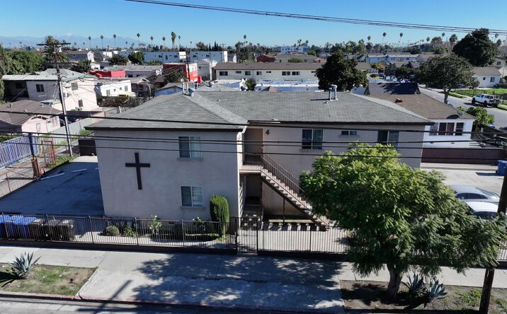 Pictures of Multifamily property located at 7620 S Hoover St, Los Angeles, CA 90044 for sales - image #1