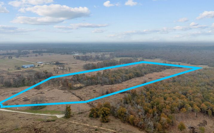 Pictures of Land property located at 725 Private Rd 2315, Centerville, TX 75833 for sales - image #1