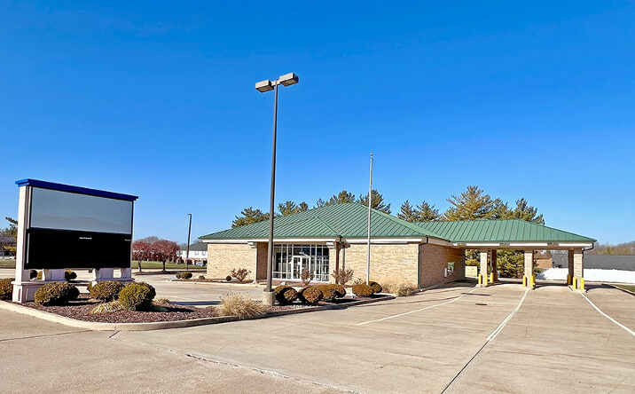Pictures of Office, Retail property located at 2143 S State Rte 157, Edwardsville, IL 62025 for sales - image #1