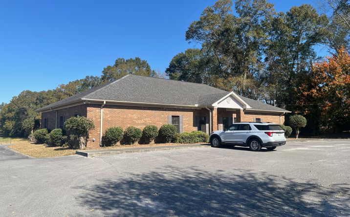Pictures of Mixed Use, Office property located at 150 Health Center Dr, Clanton, AL 35045 for sales - image #1