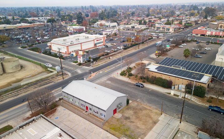 Pictures of Industrial, Retail property located at 201 S Pine St, Madera, CA 93637 for sales - image #1