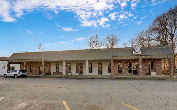 Pictures of Mixed Use, Office, Retail property located at 302 W Jackson St, Bolivar, MO 65613 for sales - image #1