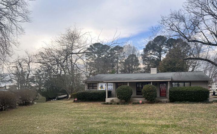 Pictures of Office property located at 2211 Eastchester Drive, High Point, NC 27265 for sales - image #1