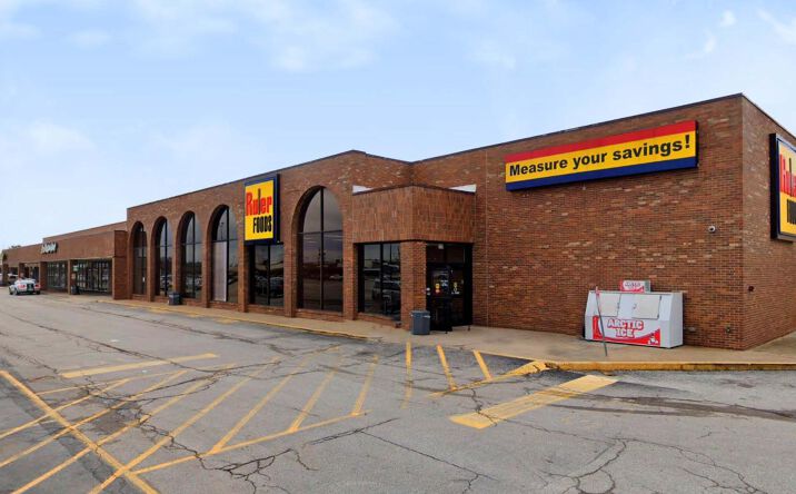 Pictures of Retail property located at 3801 Nameoki Rd, Granite City, IL 62040 for sales - image #1