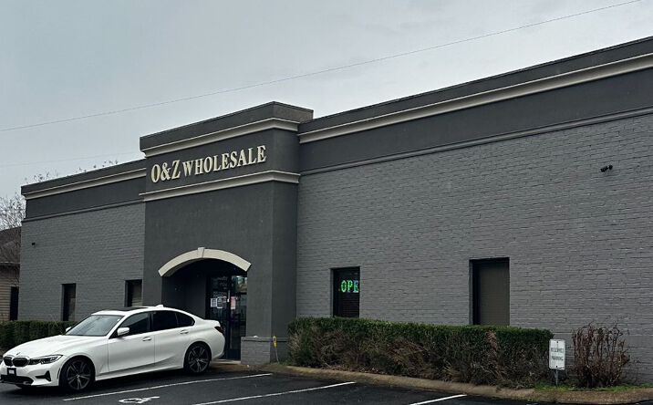 Pictures of Retail property located at 44 Volunteer Blvd, Jackson, TN 38305 for sales - image #1