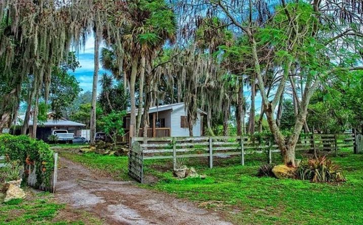 Pictures of Office property located at 13255 Us Highway 441 Se, Okeechobee, FL 34974 for sales - image #1