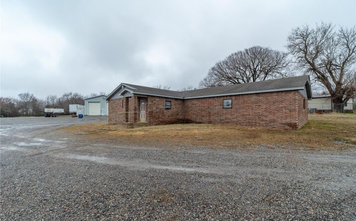 Pictures of Business for Sale, Office, Special Purpose, Retail, Industrial property located at 2395 E Hwy 270, Alderson, OK 74522 for sales - image #1