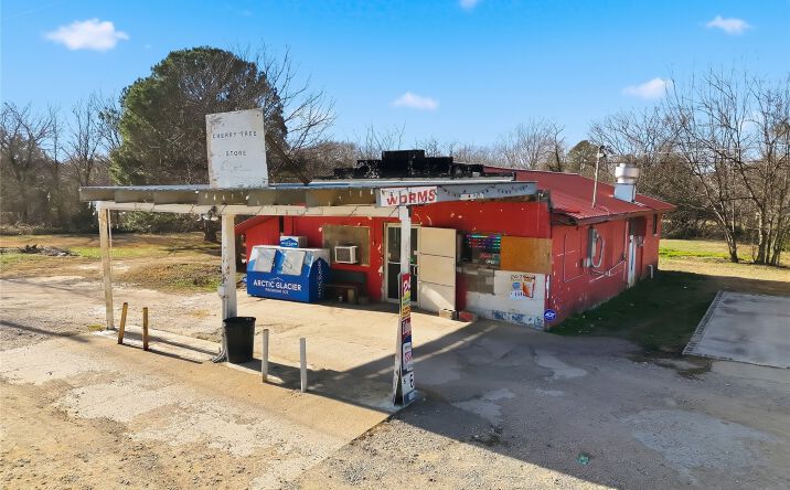 Pictures of Mixed Use property located at 87792 Hwy 59, Stilwell, OK 74960 for sales - image #1
