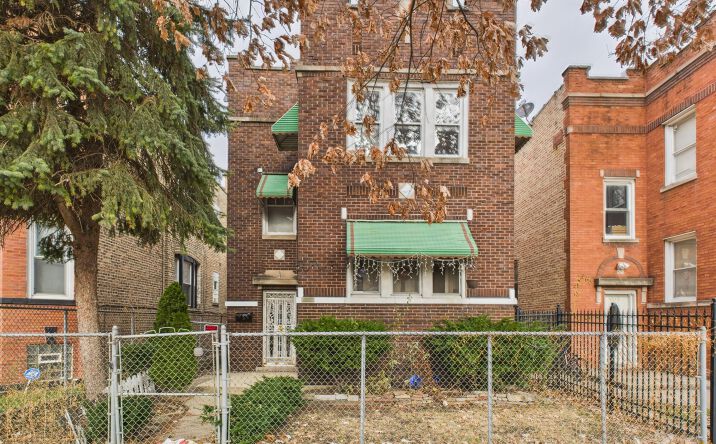 Pictures of Multifamily property located at 4044 W Crystal Street, Chicago, IL 60651 for sales - image #1