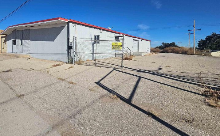 Pictures of Mixed Use, Industrial, Office, Retail property located at 840 S Canyon Street, Carlsbad, NM 88220 for sales - image #1