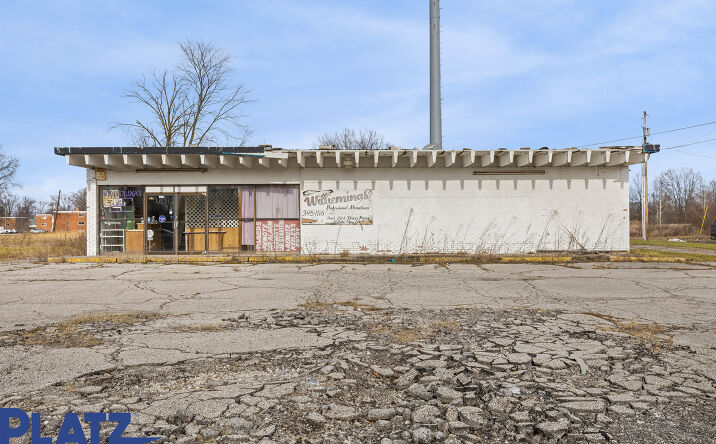 Pictures of Industrial, Retail property located at 2640 W Market St, Warren, OH 44485 for sales - image #1