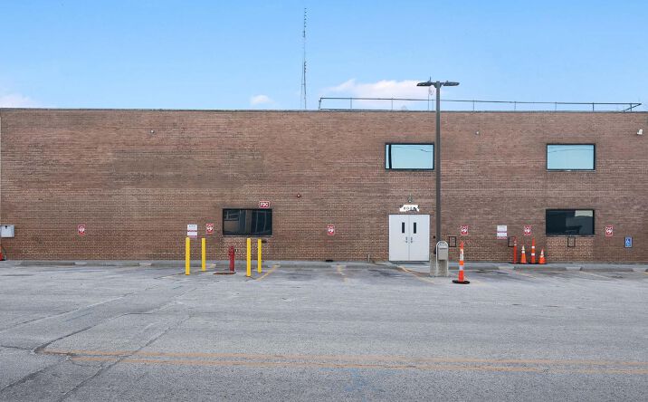Pictures of Industrial property located at 8030 Litzsinger Rd, Brentwood, MO 63144 for sales - image #1