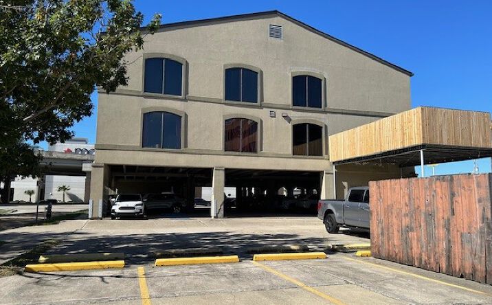 Pictures of Office property located at 2901 N Causeway Blvd, Metairie, LA 70002 for sales - image #1