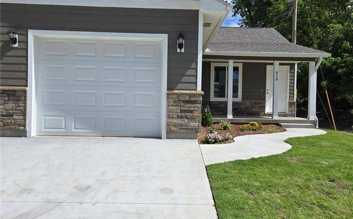 Pictures of Mixed Use property located at 820 Carolina Street, Neodesha, KS 66757 for sales - image #1