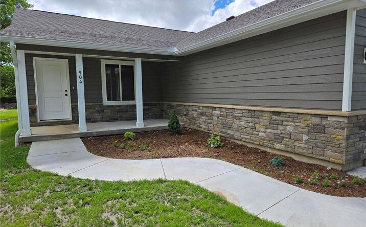 Pictures of Mixed Use property located at 904 N. 9th St., Neodesha, KS 66757 for sales - image #1
