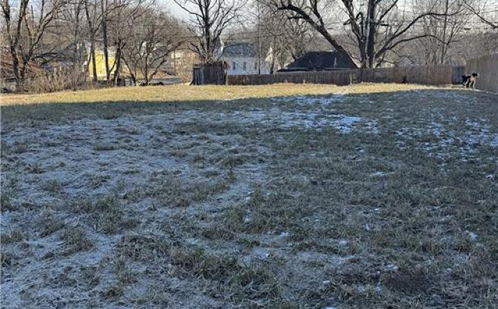 Pictures of Land, Multifamily property located at 611 & 615 S 14th Street, St Joseph, MO 64501 for sales - image #1