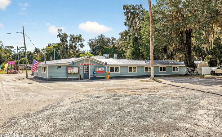 Pictures of Mixed Use, Retail, Hospitality property located at 765 3RD Avenue, Welaka, FL 32189 for sales - image #1