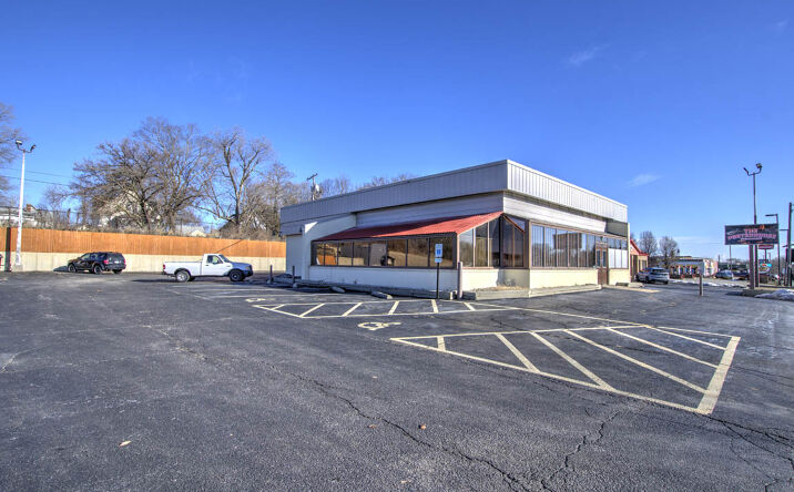 Pictures of Business for Sale, Hospitality, Retail property located at 1044 W Eldorado St, Decatur, IL 62522 for sales - image #1