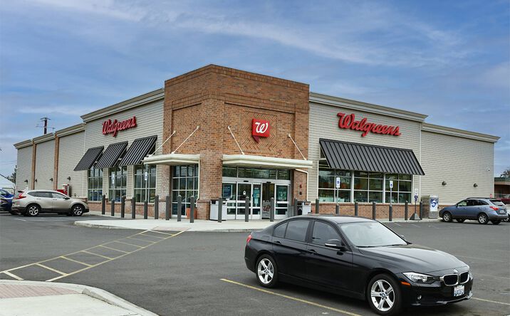 Pictures of Retail property located at 425 Bridge St, Clarkston, WA 99403 for sales - image #1