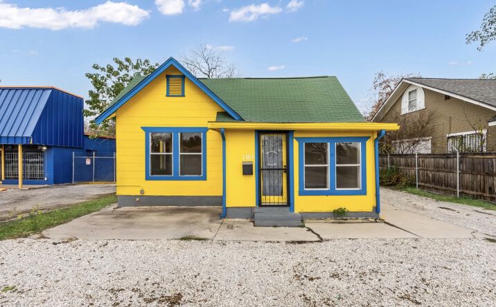 Pictures of Mixed Use, Retail property located at 1121 W Hildebrand Ave, San Antonio, TX 78201 for sales - image #1