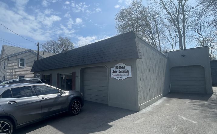 Pictures of Retail property located at 412 Wolf St, Syracuse, NY 13208 for sales - image #1