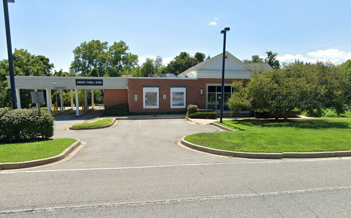 Pictures of Retail property located at 137 Chesapeake Beach Rd, Owings, MD 20736 for sales - image #1