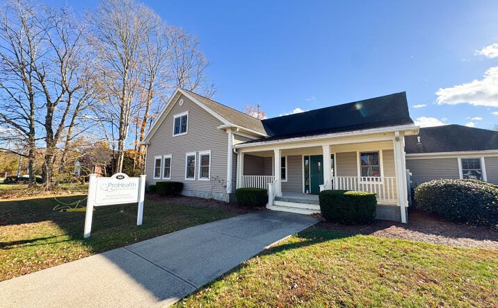 Pictures of Office property located at 162 E Main St, Clinton, CT 06413 for sales - image #1