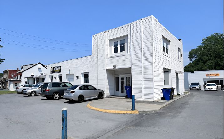 Pictures of Mixed Use, Multifamily property located at 220  Summit Ave, Hagerstown, MD 21740 for sales - image #1