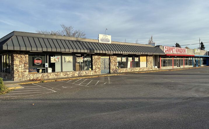 Pictures of Retail property located at 610-700 NE 102nd Ave, Portland, OR 97220 for sales - image #1
