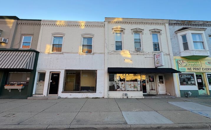 Pictures of Mixed Use, Multifamily, Office, Retail property located at 213 N Ball St, Owosso, MI 48867 for sales - image #1