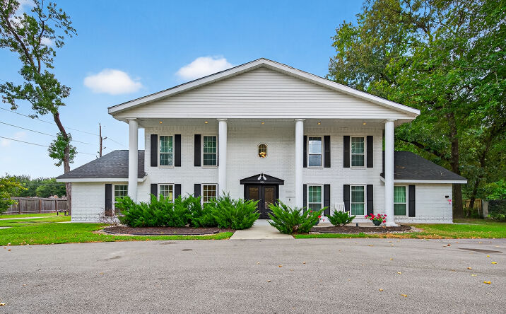 Pictures of Mixed Use, Senior Living property located at 29902 E Hawthorne Dr, Spring, TX 77386 for sales - image #1