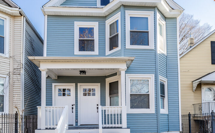 Pictures of Multifamily property located at 6129 N Ravenswood Ave, Chicago, IL 60660 for sales - image #1