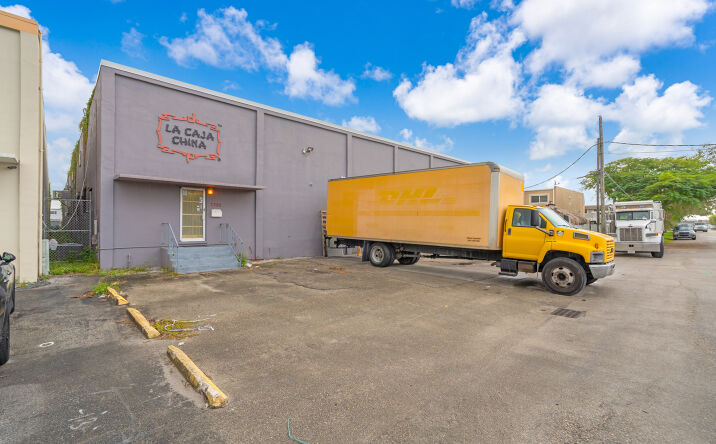 Pictures of Industrial property located at 7395 W 18th Ln, Hialeah, FL 33014 for sales - image #1