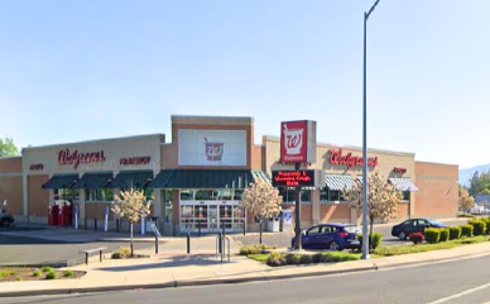 Pictures of Retail property located at 2280 W Main St, Medford, OR 97501 for sales - image #1
