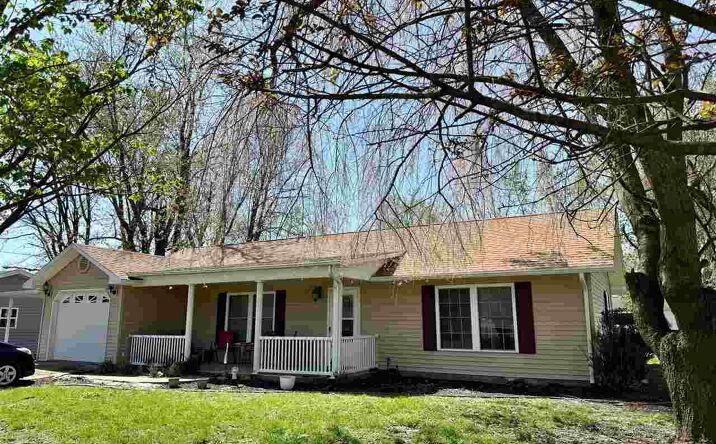 Pictures of Multifamily property located at 201 Lewis St, Carlisle, IN 47838 for sales - image #1