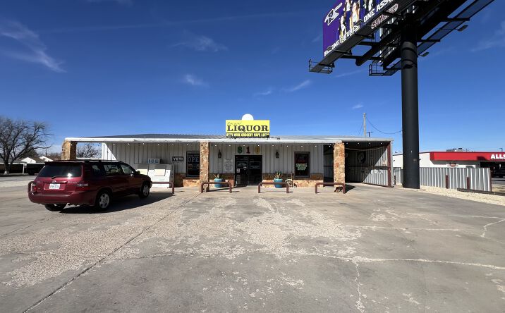 Pictures of Retail property located at 810 12th St, Roscoe, TX 79545 for sales - image #1