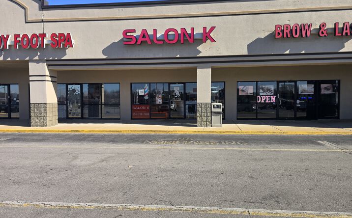 Pictures of Retail, Business for Sale property located at 165 Cox Crk Pkwy S, Florence, AL 35630 for sales - image #1