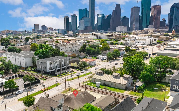 Pictures of Mixed Use, Office, Retail property located at 1607 Houston Ave, Houston, TX 77007 for sales - image #1
