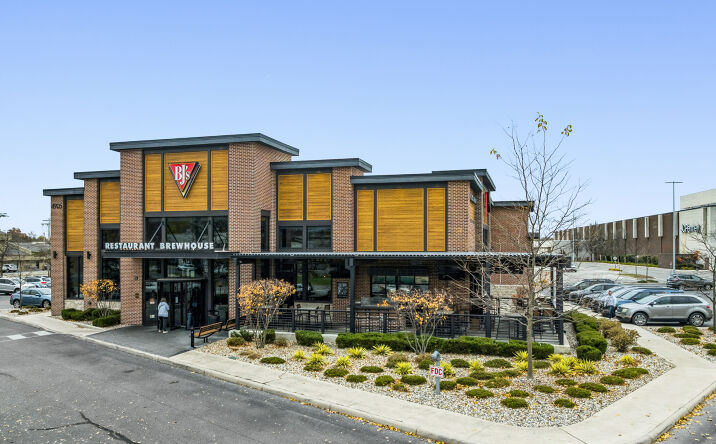 Pictures of Retail property located at 4905 Monroe St, Toledo, OH 43623 for sales - image #1