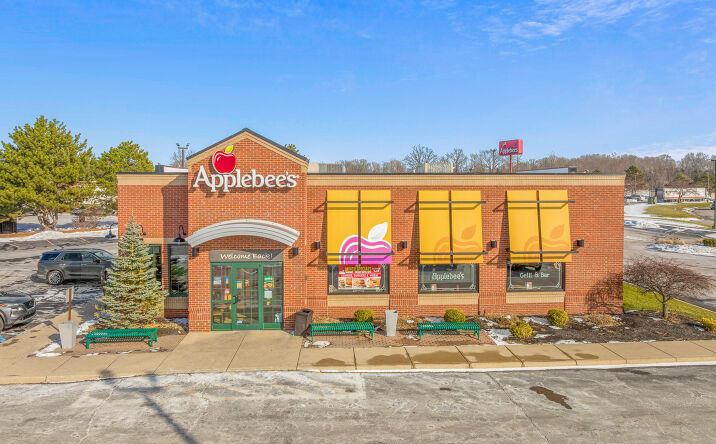 Pictures of Retail property located at 602 Fairview Blvd, Kendallville, IN 46755 for sales - image #1