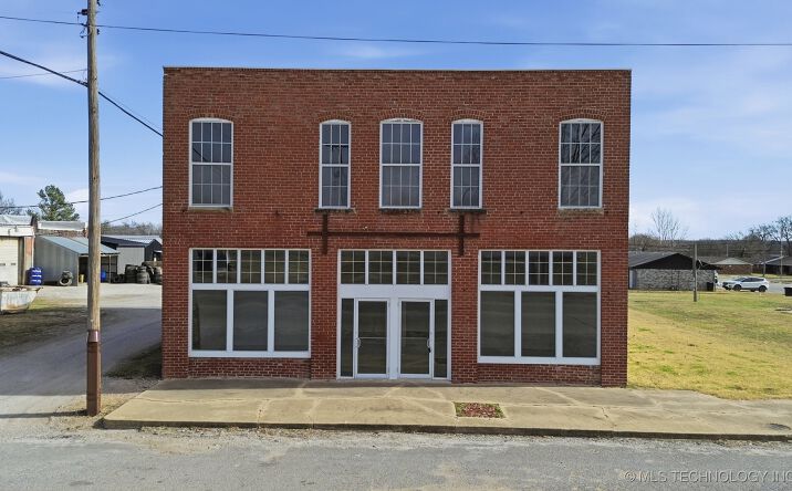 Pictures of Mixed Use, Office, Retail, Industrial property located at 210 N Broadway Street, Beggs, OK 74421 for sales - image #1